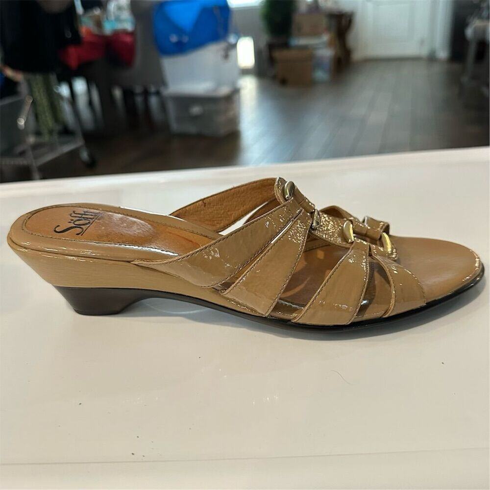 Sofft Women's Tan Slide Sandals Wedge Heel Metal‎ Accents Casual size 10 - Picture 4 of 8